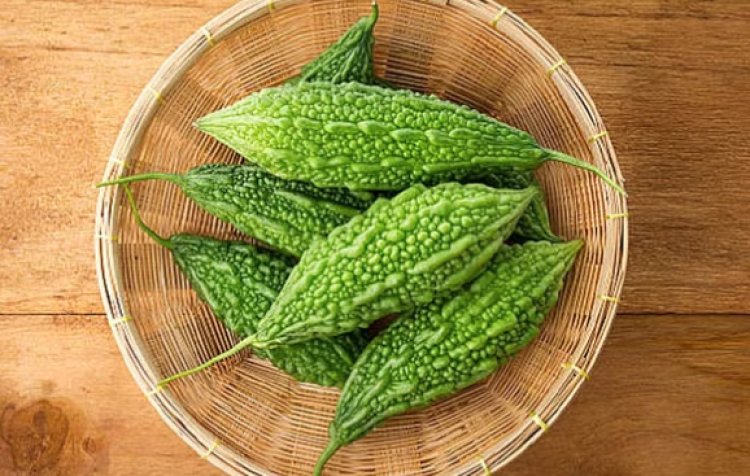 Bitter Gourd Benefits And Side Effects: फायदेमंद होने के साथ करेला है नुकसानदायक भी, जानें कैसे