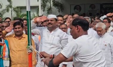 जेडीयू प्रदेश कार्यालय में प्रदेश अध्यक्ष उमेश कुशवाहा ने किया झंडोतोलन