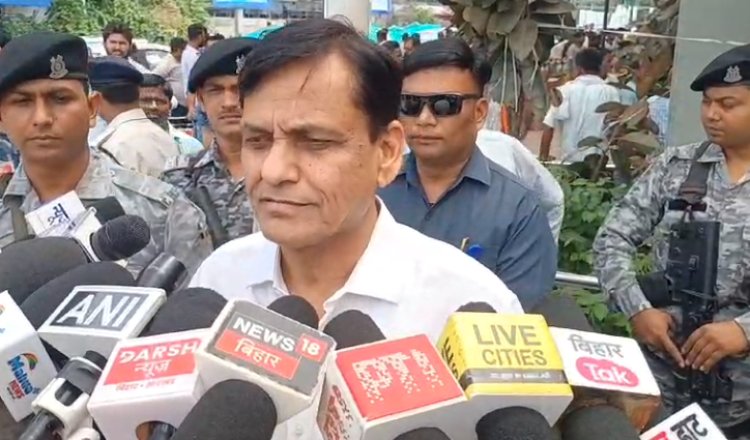 बिहार चुनाव 2025: लालू यादव के आरोपों पर नित्यानंद राय का पलटवार, कहा- 'निराशा में बेतुकी बातें कर रहे हैं'