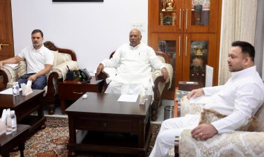 Bihar Chunav: दिल्ली में राहुल गांधी और खरगे से मिले तेजश्वी, बिहार CM फेस के सवाल पर दिया ये जवाब...