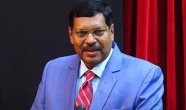 सुप्रीम कोर्ट में हंगामा: वकील ने CJI पर जूता फेंकने की कोशिश की, गवई बोले- 'मुझे फर्क नहीं पड़ता'