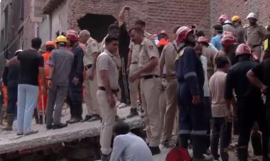 दिल्ली में 4 मंजिला इमारत ढही, 6 लोगों की मौत; 20 से अधिक लोगों की मलबे में दबे; राहत और बचाव कार्य जारी