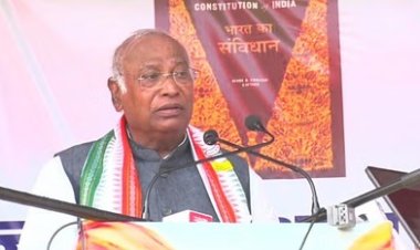  मल्लिकार्जुन खरगे पहुंचे बक्सर, कहा- पीएम मोदी और सीएम नीतीश की जोड़ी केवल कुर्सी के लिए है!