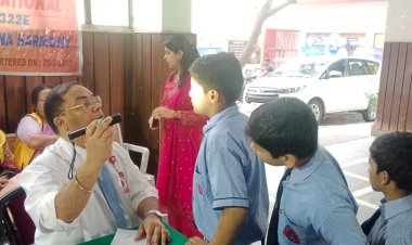 लोहिया नगर माउंट कार्मेल हाई स्कूल में आई चेकअप कैंप का आयोजन