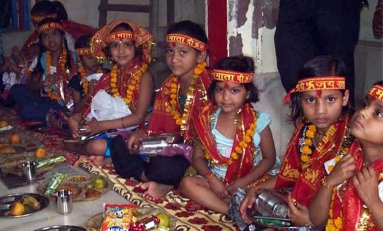 नवरात्रि में कन्या पूजन से पाएं देवी मां का आशीर्वाद,जानिए पूजन विधि !