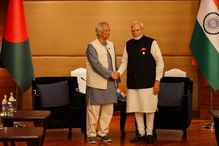PM मोदी ने बांग्लादेश के मुख्य सलाहकार मोहम्मद यूनुस से की मुलाकात,