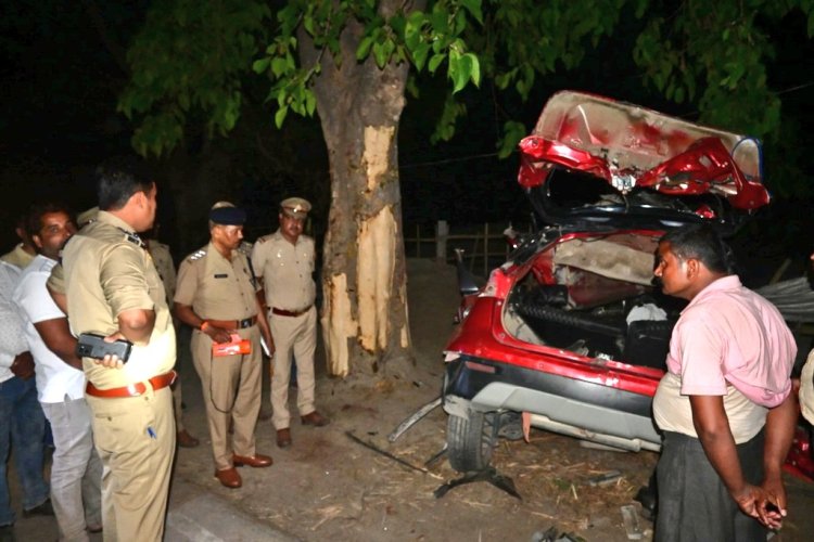 यूपी में बड़ा हादसा, बारात में जा रही कार पेड़ से टकराई; 6 लोगों की मौत