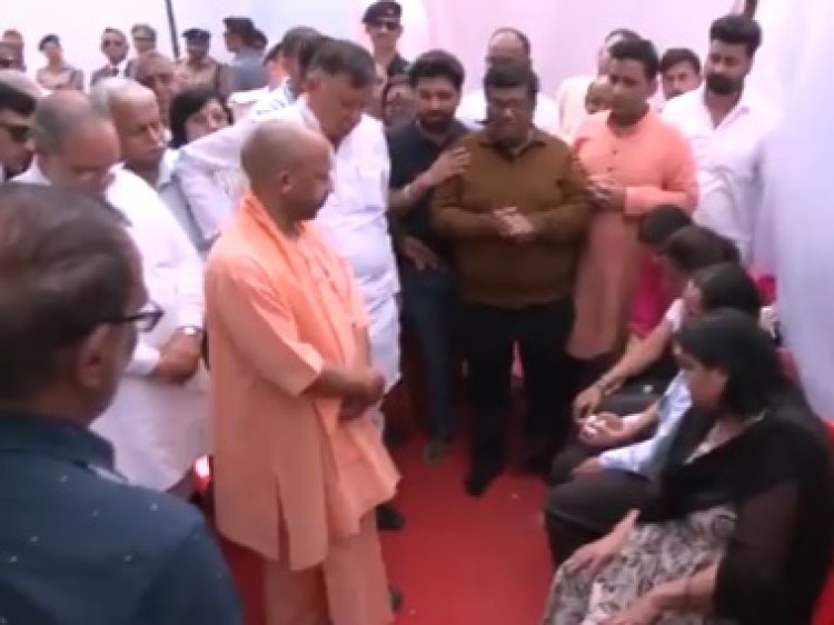 शुभम द्विवेदी को योगी ने दी श्रद्धांजलि, कहा-  आतंकवादियों और उनके आकाओं को उनके करतूत की सजा मिलेगी