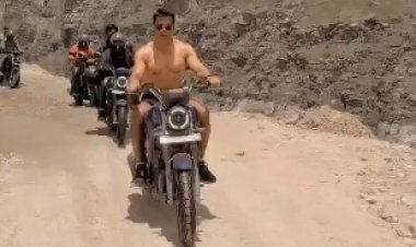 बर्फीली वादियों में बिना हेलमेट बाइक चलाने पर ट्रोल हुए सोनू सूद, पुलिस ने शुरू की जांच