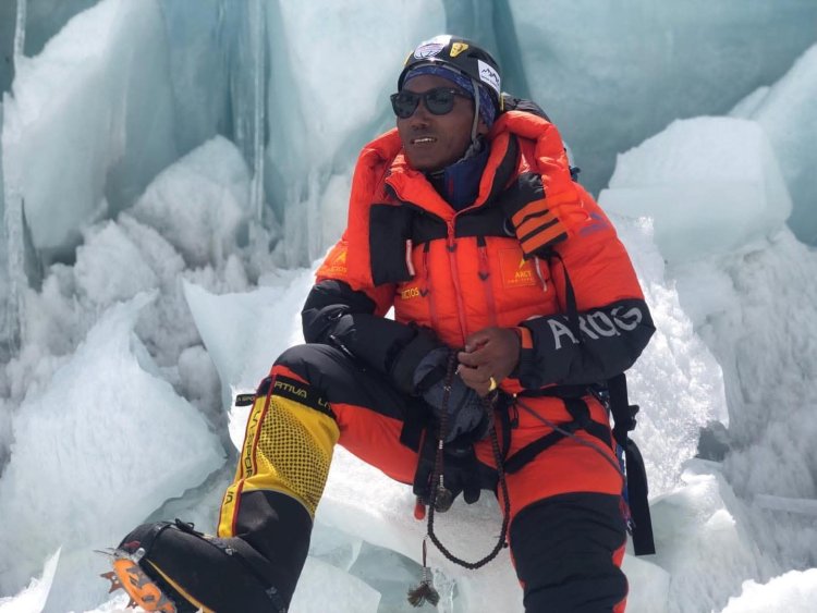 नेपाली शेरपा गाइड कामी रीता ने 31वीं बार माउंट एवरेस्ट किया फतह, तोड़ा अपना ही रिकॉर्ड