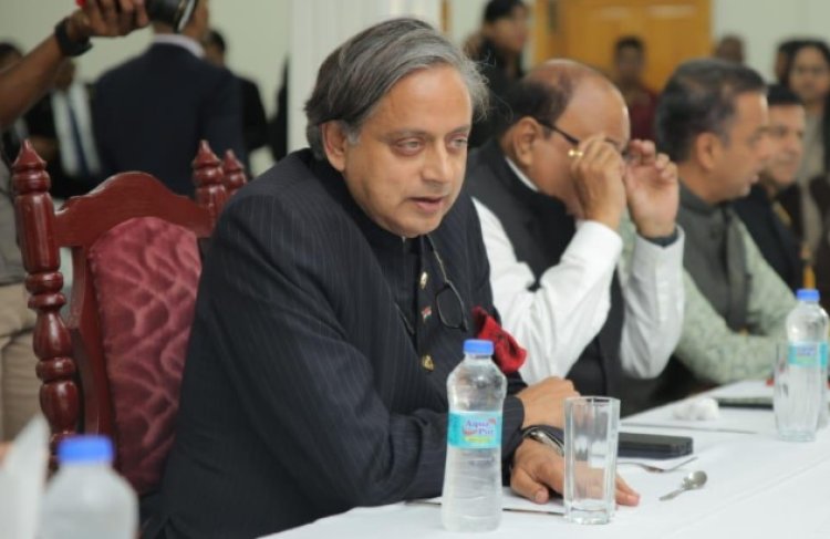 पाकिस्तान को शशि थरूर ने फिर चेताया, कहा- महात्मा गांधी का देश है लेकिन हमला होने पर जवाब देंगे