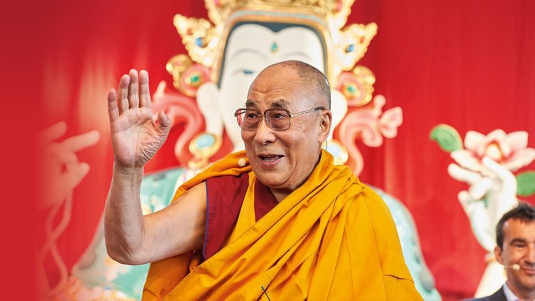 इंद्रधनुष, स्वर्ण कलश या कोई नया संकेत: कैसे चुने जाएंगे अगले दलाई लामा?