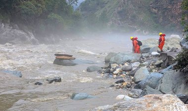 हिमाचल प्रदेश में बाढ़ और बारिश का कहर, बादल फटने से भारी तबाही; कई इलाके जलमग्न