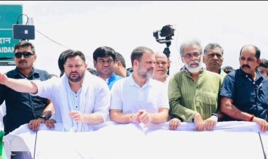 बिहार में Voter List Revision पर सियासी बवाल: राहुल-तेजस्वी-सहनी उतरे सड़क पर, बोले - यह गरीबों के वोट पर हमला है