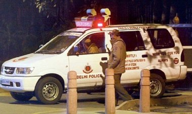 दिल्ली में 3 स्कूलों को बम से उड़ाने की धमकी, पुलिस-बम स्क्वॉड तैनात
