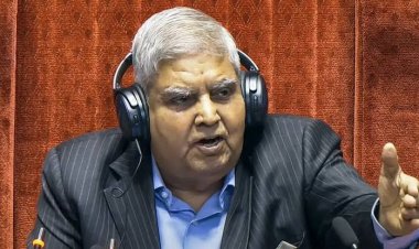 उपराष्ट्रपति धनखड़ के इस्तीफे से मचा सियासी घमासान: विपक्ष ने उठाए सवाल, नड्डा बोले- 'बैठक में व्यस्त'
