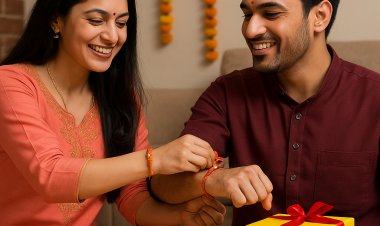Raksha Bandhan 2025: बहन की राशि के अनुसार दें खास गिफ्ट, बढ़ेगा प्यार और भाग्य दोनों!