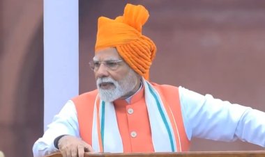 PM Modi 79th Independence Day Speech: लाल किले से पाकिस्तान को चेतावनी, अमेरिका को मैसेज और युवाओं को 1 लाख करोड़ का तोहफा
