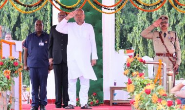 Independence Day 2025: नीतीश कुमार का बड़ा ऐलान – 1 करोड़ रोजगार, मुफ्त सोलर और 125 यूनिट Free Electricity