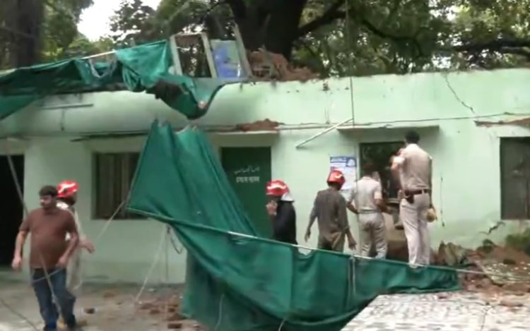 दिल्ली के निजामुद्दीन में बड़ा हादसा; दरगाह की छत गिरी, 5–6 लोग मलबे में दबे