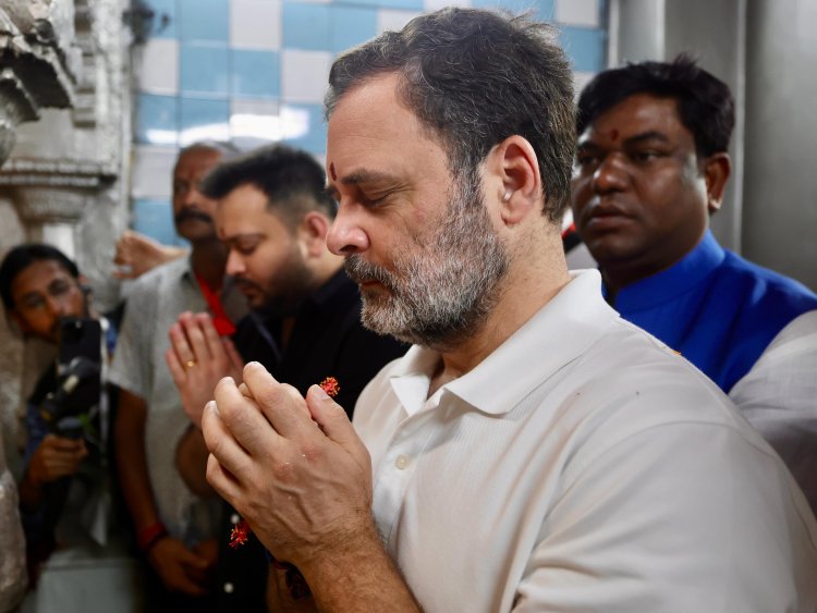 Rahul-Tejashwi की ‘वोटर अधिकार यात्रा’: पूजा-अर्चना से जनसभा तक, बिहार में सियासी तापमान हाई
