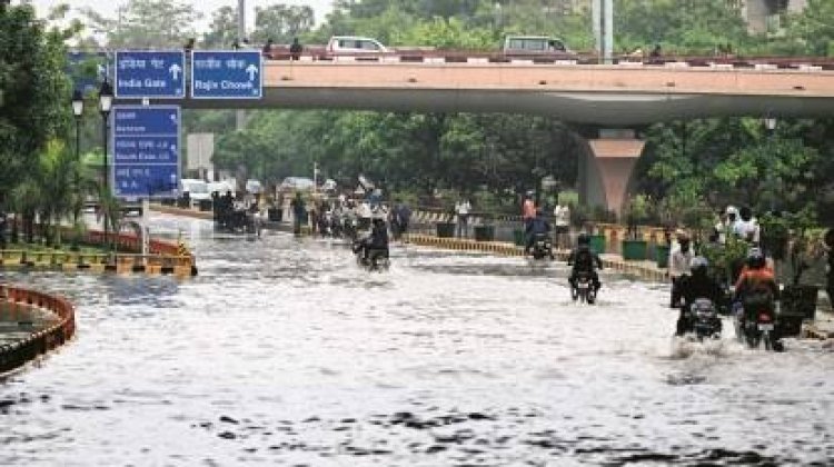 CJI की सख्त टिप्पणी: 'दिल्ली में 2 घंटे की बारिश से शहर लकवाग्रस्त हो जाता है'