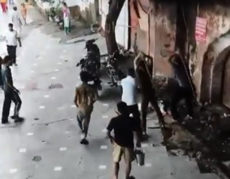 दिल्ली के कालकाजी मंदिर में मर्डर: चुन्नी-प्रसाद को लेकर विवाद, सेवादार की पीट-पीटकर हत्या