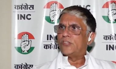 पवन खेड़ा पर चुनाव आयोग की सख्ती: दो वोटर आईडी कार्ड रखने पर नोटिस, BJP ने साधा निशाना