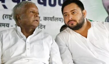बिहार चुनाव 2025: लालू ने बांटे सिंबल, तेजस्वी ने लौटते ही किया रिवर्स; आरजेडी में हाई वोल्टेज राजनीति!