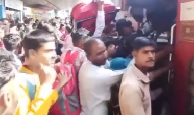 छठ से पहले ट्रेनों में हाहाकार: राहुल गांधी बोले – ‘12,000 स्पेशल ट्रेनों’ का वादा निकला जुमला, लोग दरवाज़ों-छतों पर सफर करने को मजबूर