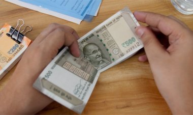 8th Pay Commission: केंद्र सरकार अगले हफ्ते कर सकती है बड़ी घोषणा, 1 करोड़ से ज्यादा कर्मचारियों की सैलरी में होगी बंपर बढ़ोतरी