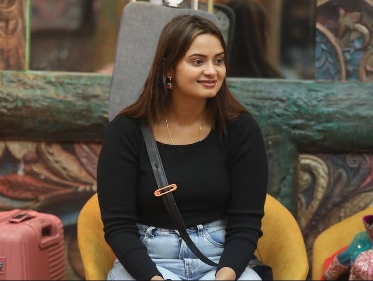 Bigg Boss 19 : नीलम गिरी का इमोशनल खुलासा: ‘शादी से कभी खुश नहीं रही... बचपन में पिता लकड़ी काटकर घर चलाते थे’