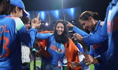 चोट के बावजूद टीम के जश्न में शामिल हुईं प्रतिका रावल, कहा – ये जीत मेरे दिल के बहुत करीब है