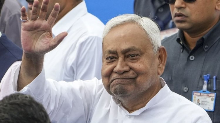 बिहार में नई सरकार की तस्वीर साफ होने लगी: मंत्रिमंडल गठन से पहले गृह मंत्रालय पर अटका पेच, देर रात फिर होगी अहम बैठक