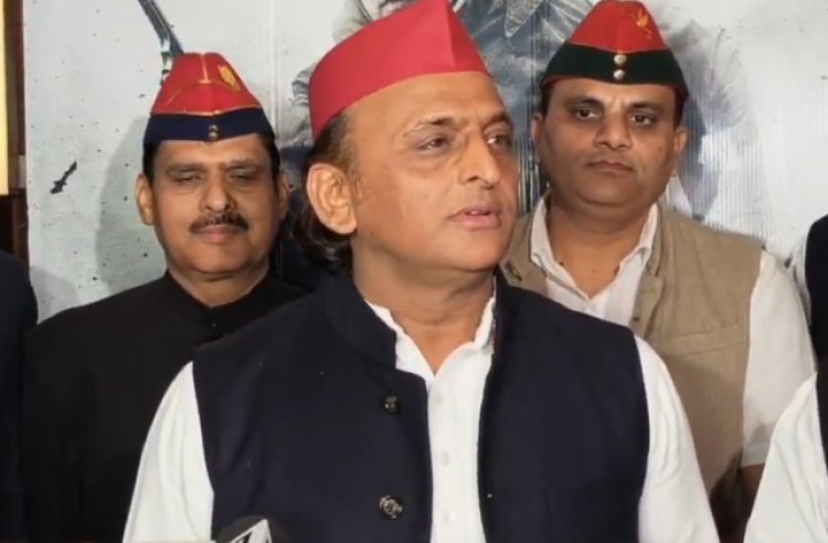 महापरिनिर्वाण दिवस पर अखिलेश यादव का बड़ा संदेश: ‘जय जवान, जय किसान’ के साथ अब ‘जय संविधान’ भी जरूरी