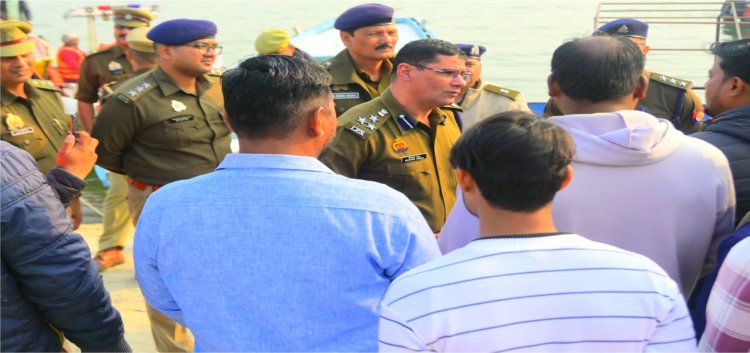 नए साल से पहले वाराणसी के घाटों पर बढ़ी भीड़ को लेकर पुलिस अलर्ट, श्रद्धालुओं की सुरक्षा सर्वोपरि