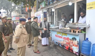 वाराणसी में सड़कों पर उतरे पुलिस आयुक्त, अतिक्रमण पर सख्ती; पहलवान लस्सी वाले पर मुकदमा
