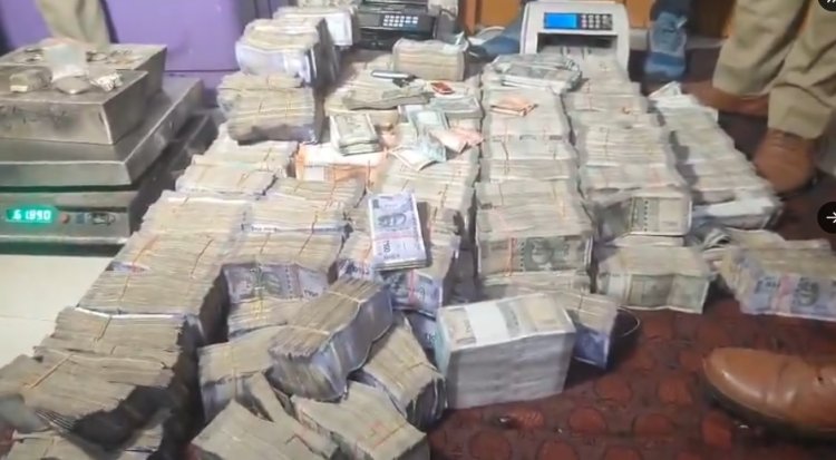 कानपुर में हवाला नेटवर्क पर बड़ा वार: 2 करोड़ नकद, 61 किलो चांदी और नेपाली मुद्रा बरामद