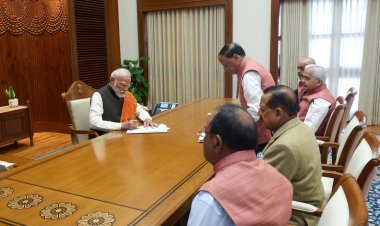 सेवा तीर्थ से PM मोदी का बड़ा दांव, पहली फाइल पर हस्ताक्षर और सीधा जनता को संदेश