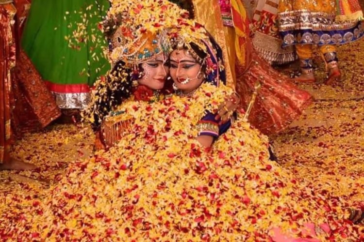 फुलेरा दूज 2026: जानिए राधा–कृष्ण से जुड़ी फूलों की होली की परंपरा