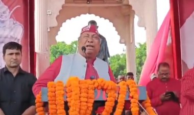 मंच पर फूट-फूटकर रो पड़े कैबिनेट मंत्री संजय निषाद, गोरखपुर से उठी सियासी लहर