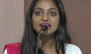महाकुंभ की ‘वायरल गर्ल’ मोनालिसा विवादों में: छेड़छाड़ के आरोप, परिवार ने बताया झूठ!
